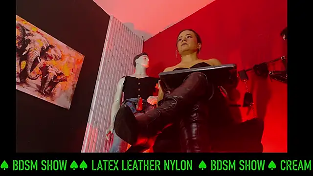 Snapshot of MistressSlut1 chatting on February 24, 11:10 am MistressSlut1 online show from February 24, 11:10 am