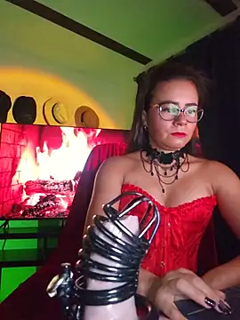 Snapshot of MistressSlut1 chatting on June 6, 10:42 am MistressSlut1 online show from June 6, 10:42 am