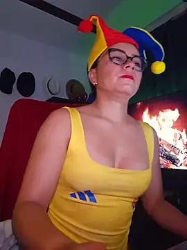 Snapshot of MistressSlut1 chatting on June 13, 9:07 am MistressSlut1 online show from June 13, 9:07 am