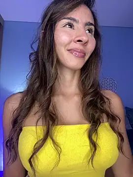 Snapshot of RouseColins chatting on January 19, 11:21 pm RouseColins online show from January 19, 11:21 pm