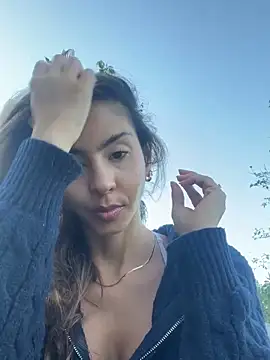 Snapshot of RouseColins chatting on January 29, 10:32 pm RouseColins online show from January 29, 10:32 pm