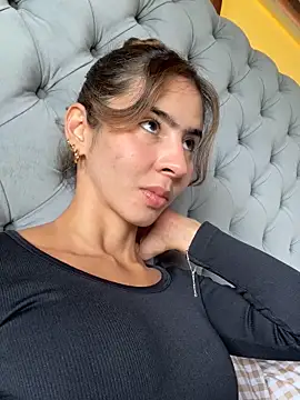 Snapshot of RouseColins chatting on October 10, 7:35 pm RouseColins online show from October 10, 7:35 pm