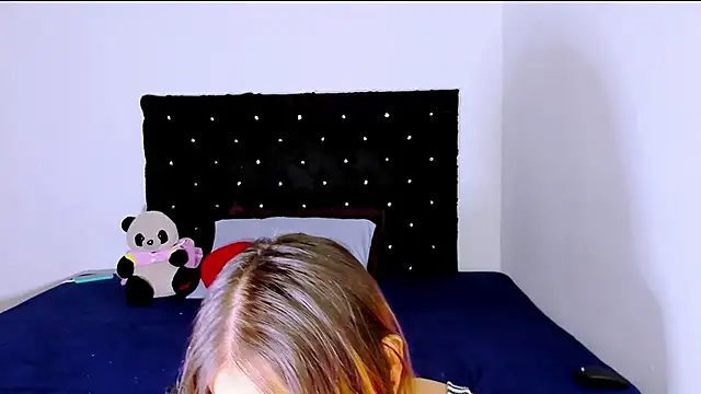 Snapshot of valen_colombian69 chatting on December 19, 5:29 pm valen colombian69 online show from December 19, 5:29 pm