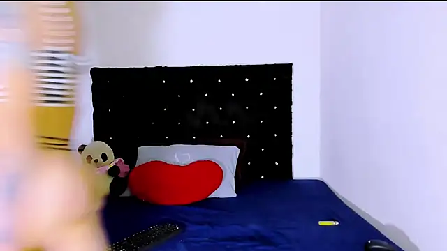 Snapshot of valen_colombian69 chatting on December 19, 8:34 pm valen colombian69 online show from December 19, 8:34 pm