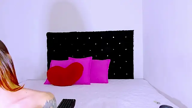 Snapshot of valen_colombian69 chatting on January 19, 8:29 am valen colombian69 online show from January 19, 8:29 am