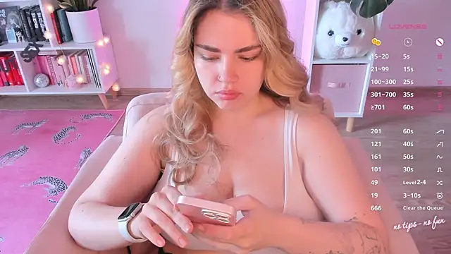 pussy-kattt online show from July 10, 9:01 am