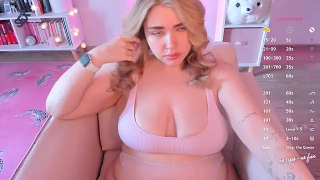 pussy-kattt online show from July 26, 8:21 am