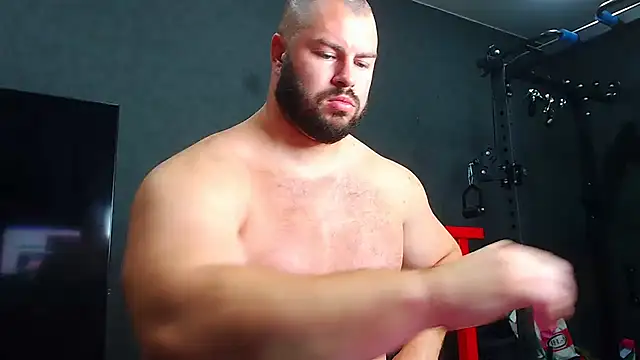 Snapshot of muscularjohnforuX chatting on June 19, 8:29 am muscularjohnforuX online show from June 19, 8:29 am