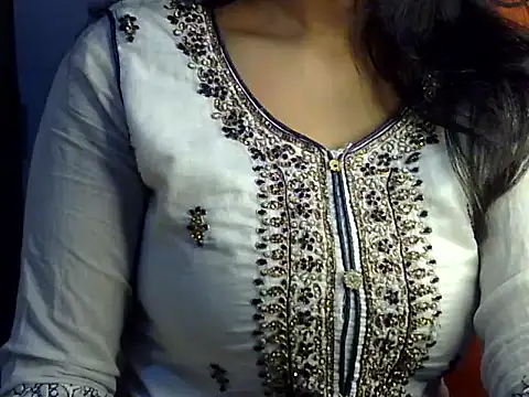 SiaraSiyA online show from May 8, 5:18 pm