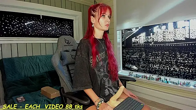 Snapshot of SandyChris chatting on September 19, 10:16 am SandyChris online show from September 19, 10:16 am