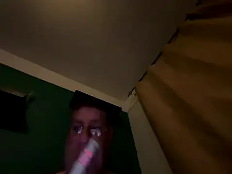 Snapshot of bigboy6880 chatting on November 17, 6:08 am bigboy6880 online show from November 17, 6:08 am