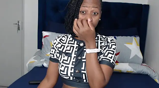 Snapshot of QUEENMANDYY chatting on March 17, 2:30 am QUEENMANDYY online show from March 17, 2:30 am