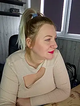 Snapshot of Marushka chatting on January 14, 8:42 am Marushka online show from January 14, 8:42 am