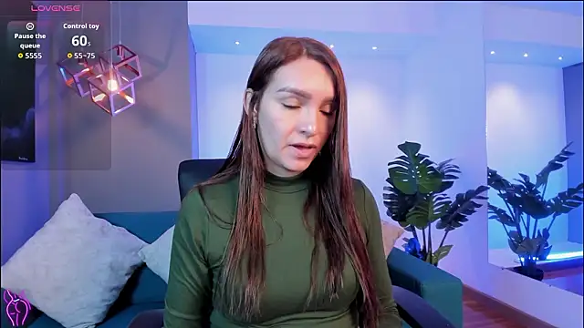 miataylorr1 online show from February 28, 11:44 am