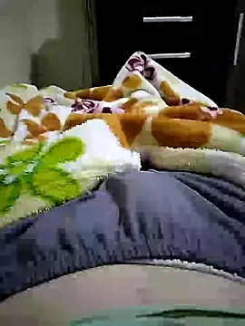 Snapshot of shiiank chatting on June 25, 1:05 am shiiank online show from June 25, 1:05 am