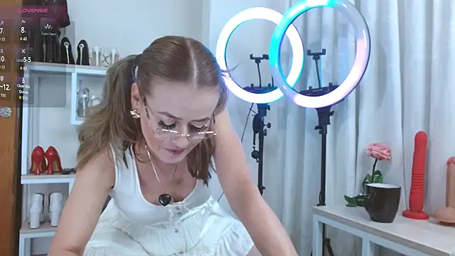 magenta maturr online show from September 18, 9:28 pm