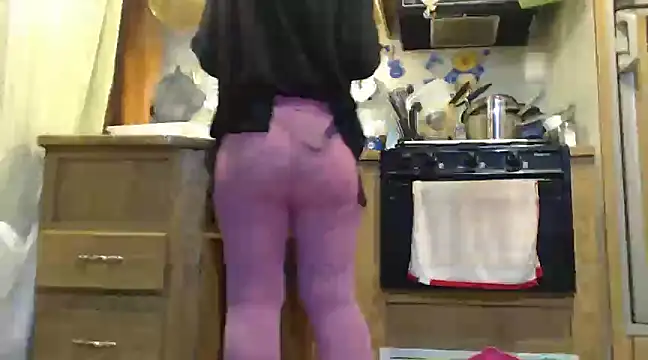 Snapshot of sexyinpantyhose chatting on March 16, 7:15 am sexyinpantyhose online show from March 16, 7:15 am