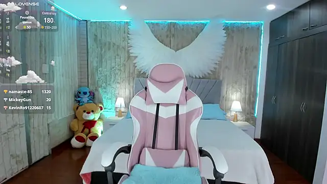 Snapshot of floryn_susana chatting on February 7, 9:58 pm floryn susana online show from February 7, 9:58 pm