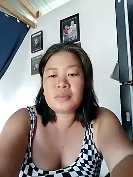 Snapshot of lickmepussy21 chatting on December 2, 5:15 am lickmepussy21 online show from December 2, 5:15 am