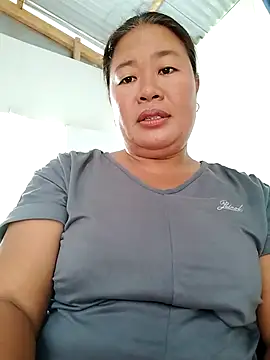 Snapshot of lickmepussy21 chatting on February 17, 1:04 am lickmepussy21 online show from February 17, 1:04 am