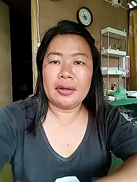 Snapshot of lickmepussy21 chatting on October 25, 12:07 am lickmepussy21 online show from October 25, 12:07 am