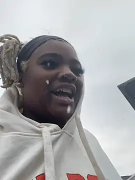 Snapshot of Indigo-love23 chatting on February 20, 4:25 pm Indigo-love23 online show from February 20, 4:25 pm