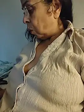 Susannemilf online show from December 18, 11:11 pm