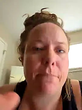 julimonroe online show from February 25, 9:02 pm