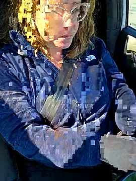 julimonroe online show from March 4, 6:07 pm