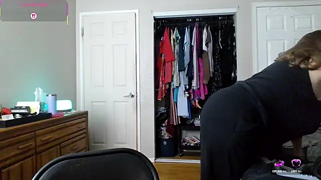 julimonroe online show from September 22, 10:06 am