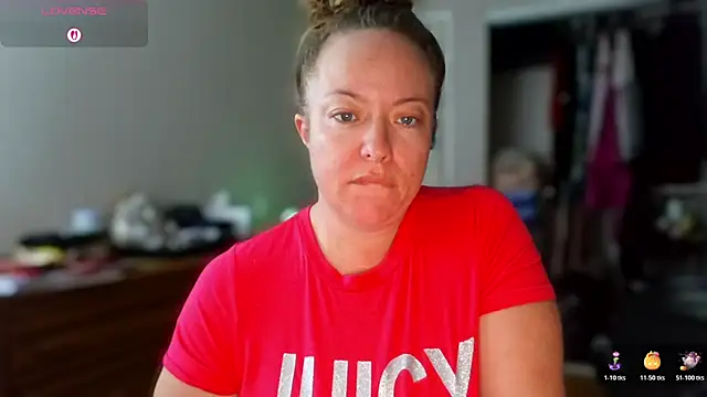 julimonroe online show from November 3, 11:00 am