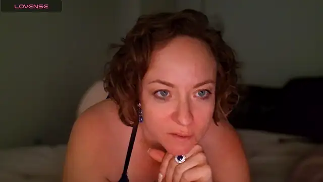 julimonroe online show from April 24, 2:58 am