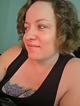 julimonroe online show from April 29, 2:10 pm