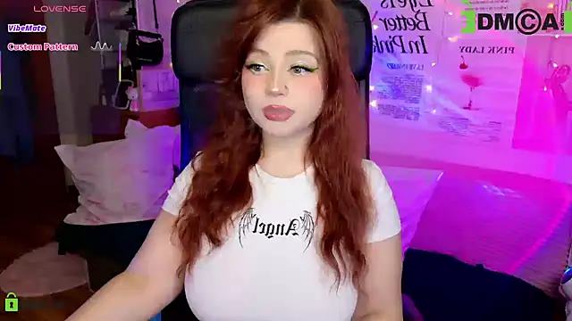 StellaMilla online show from June 21, 10:45 pm
