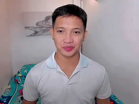 Snapshot of xSebastian19 chatting on September 17, 4:52 pm xSebastian19 online show from September 17, 4:52 pm