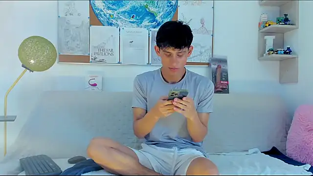 Snapshot of logan_thomas chatting on June 1, 6:20 pm logan thomas online show from June 1, 6:20 pm