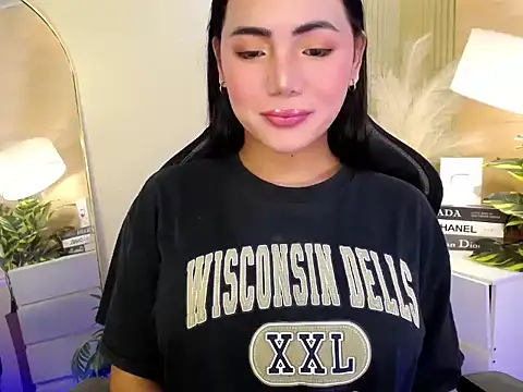 Snapshot of Martha_pookerxxx chatting on February 10, 11:55 pm Martha pookerxxx online show from February 10, 11:55 pm