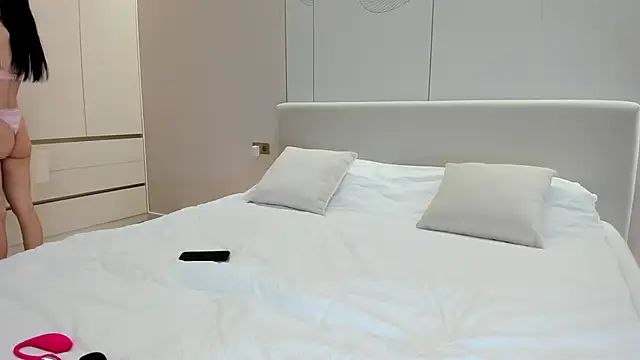 Snapshot of JenniferQueen11 chatting on November 14, 3:55 pm JenniferQueen11 online show from November 14, 3:55 pm