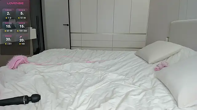 JenniferQueen11 online show from June 12, 4:17 pm