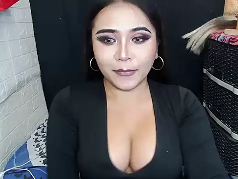 Snapshot of x12inchanaconda chatting on December 15, 10:08 am x12inchanaconda online show from December 15, 10:08 am