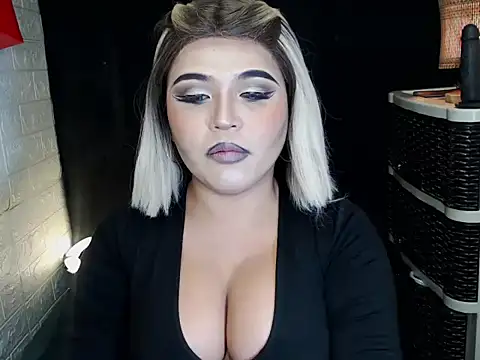 Snapshot of x12inchanaconda chatting on February 14, 11:23 pm x12inchanaconda online show from February 14, 11:23 pm