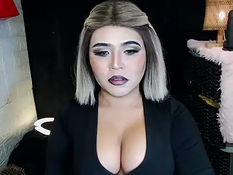 Snapshot of x12inchanaconda chatting on February 26, 12:42 am x12inchanaconda online show from February 26, 12:42 am