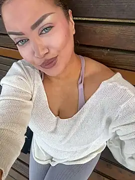 Snapshot of EmiliaPetrova chatting on March 9, 4:55 pm EmiliaPetrova online show from March 9, 4:55 pm