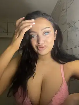 Snapshot of EmiliaPetrova chatting on March 9, 12:03 am EmiliaPetrova online show from March 9, 12:03 am