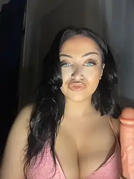 Snapshot of EmiliaPetrova chatting on July 19, 10:24 pm EmiliaPetrova online show from July 19, 10:24 pm