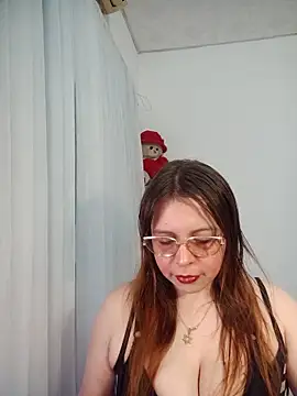 Snapshot of lorenitabella chatting on June 20, 9:34 am lorenitabella online show from June 20, 9:34 am