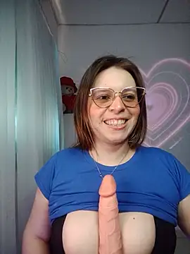 Snapshot of lorenitabella chatting on June 20, 9:39 pm lorenitabella online show from June 20, 9:39 pm