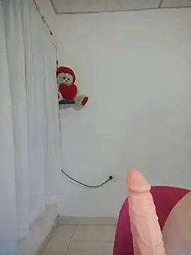Snapshot of lorenitabella chatting on July 8, 8:41 am lorenitabella online show from July 8, 8:41 am