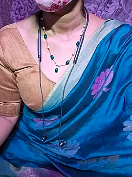 Snapshot of XBHUUME chatting on February 7, 5:07 pm XBHUUME online show from February 7, 5:07 pm