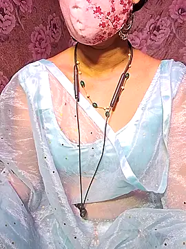 Snapshot of XBHUUME chatting on March 7, 5:38 pm XBHUUME online show from March 7, 5:38 pm